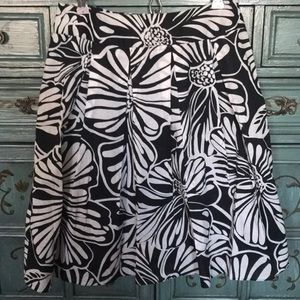 Very cute black and white skirt!